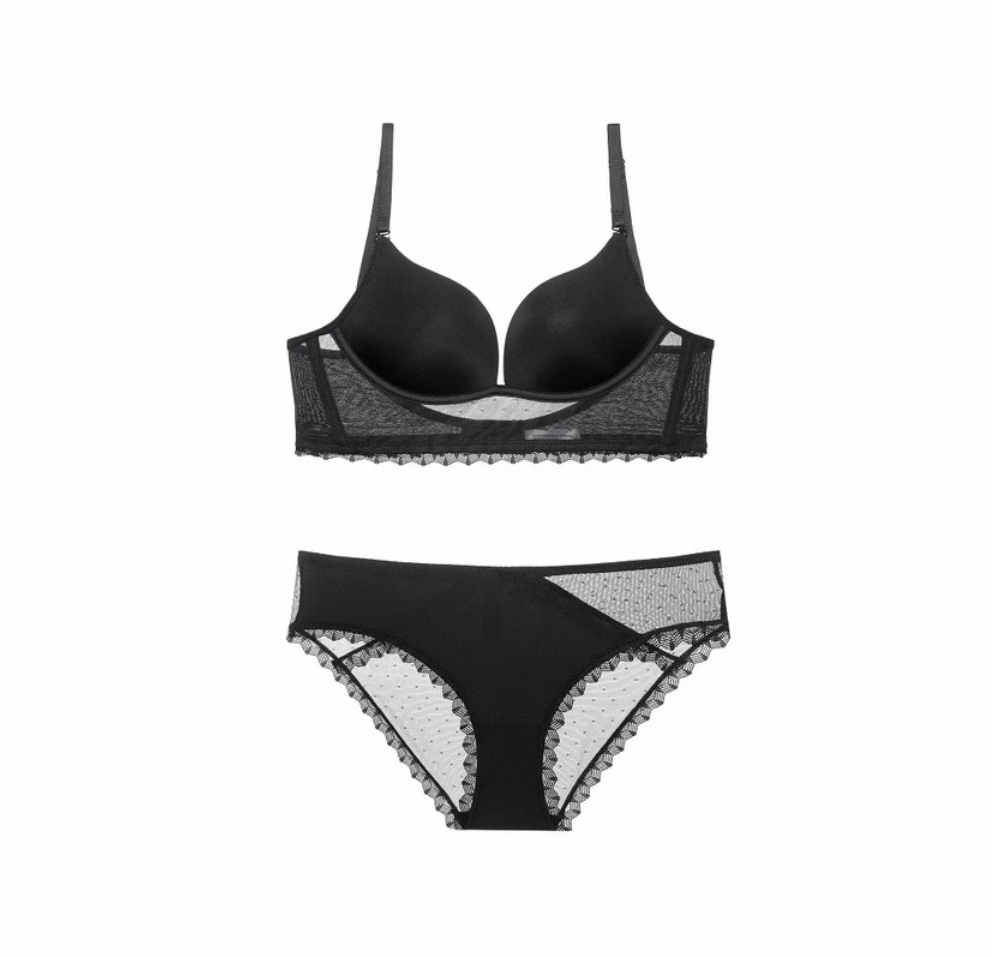 The Psychology Behind Why Women Love Black Lingerie插图