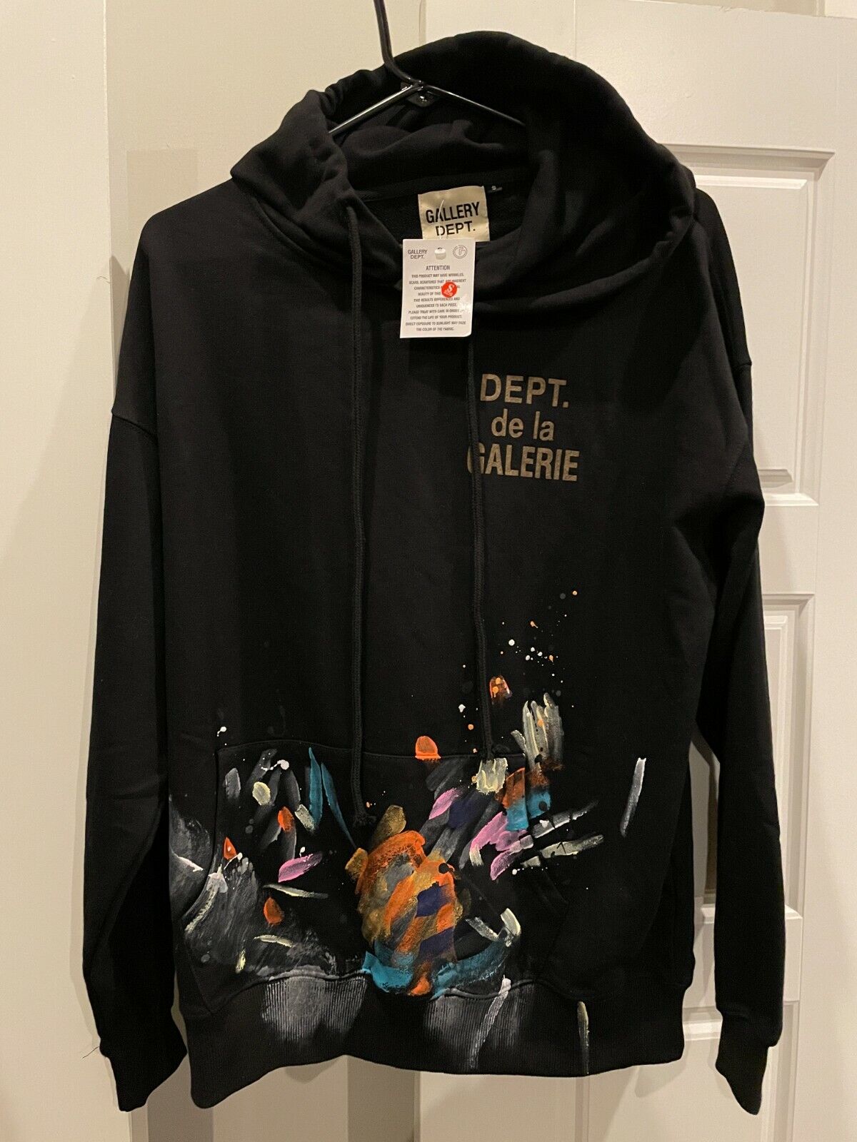A Symbol of Pop Culture: The Gallery Dept Hoodie’s Influence and Collaborations插图