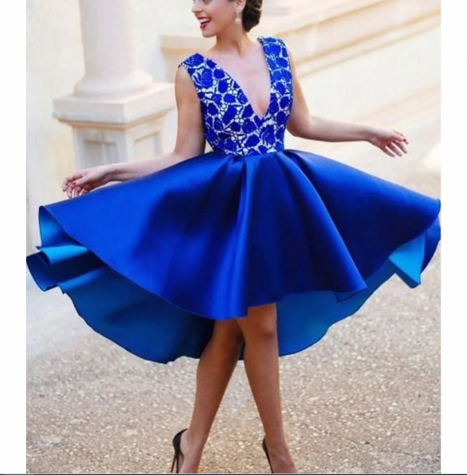 Why Royal Blue Prom Dresses are a Timeless Trend插图