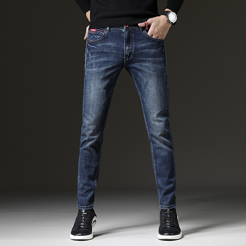 Stacked Jeans: Adding Dimension and Visual Interest to Your Outfit插图