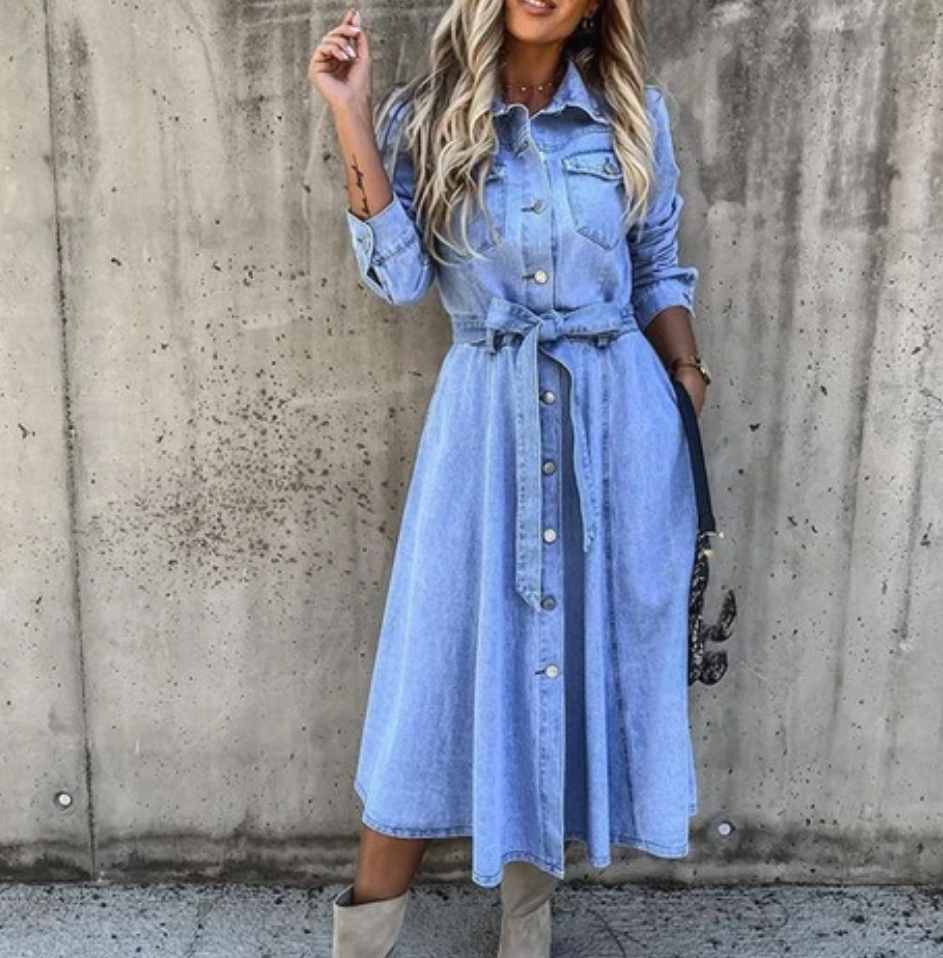 Sparkling Elegance: Pairing Denim Dresses with Swarovski Crystals插图