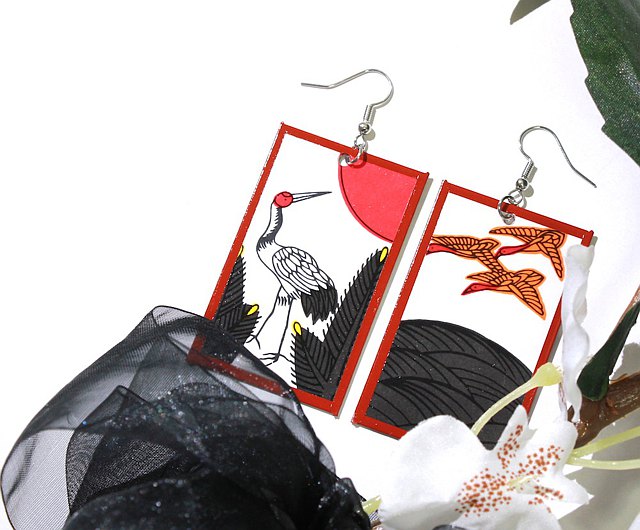 Hanafuda Earrings: The Light of Fashion Accessories Integrating the Entertainment Industry插图