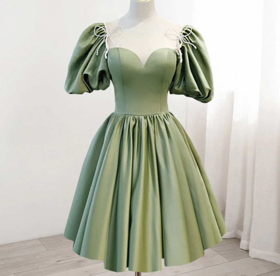 The Power of Pearls: Elevating Green Formal Dresses with Timeless Pearl Accessories插图