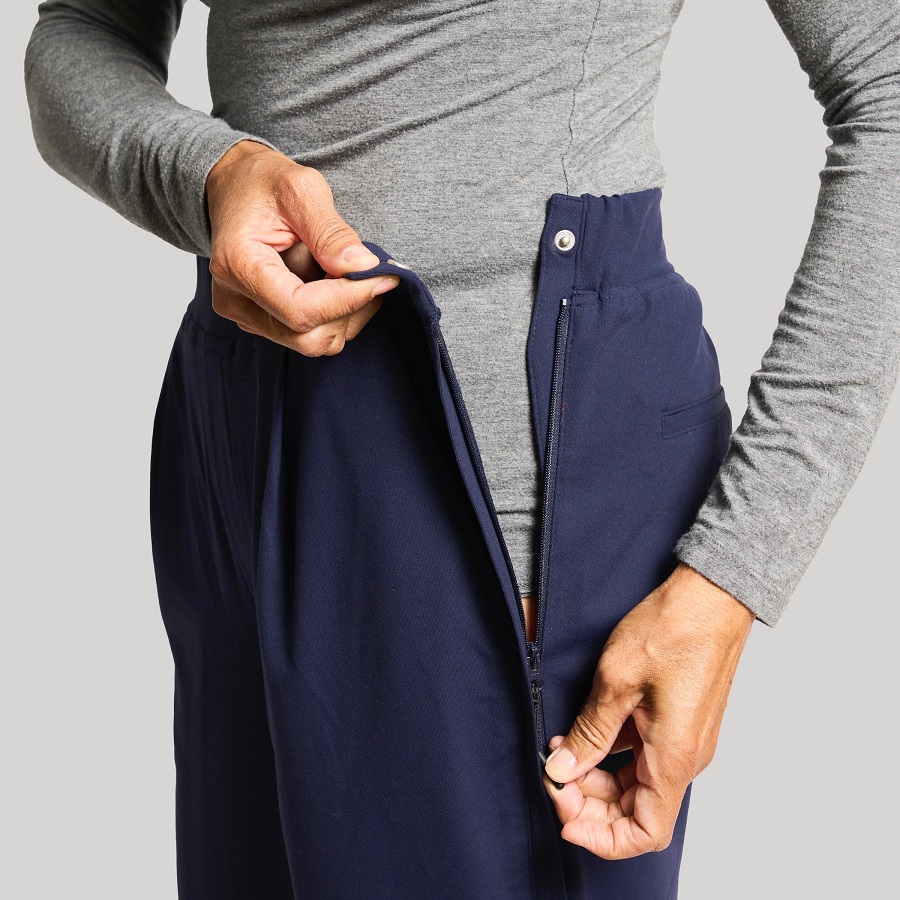 Women's pants with zipper pockets