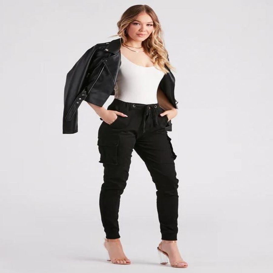 Women's cargo pants outfit